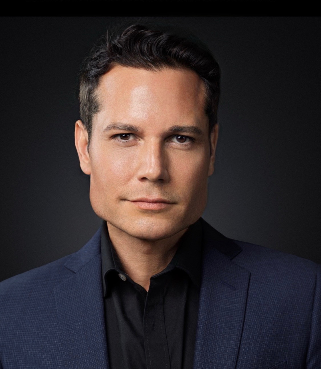 Portrait of Darren Bettencourt